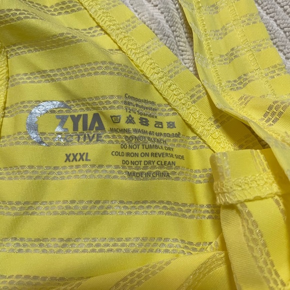 Zyia yellow open back tank top - Picture 3 of 3